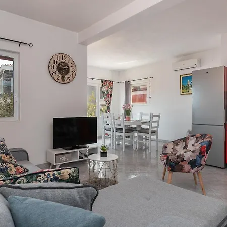 Nostra アパート *