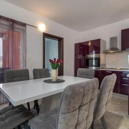 Nostra * Трогир